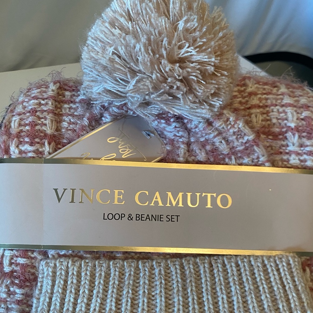 NWT Vince Camuto loop and beanie, set pink and white